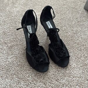 Steve madden flower heels